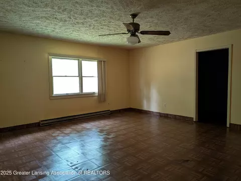 Living - 8876 E State Rd, Haslett, MI 48840 photo 4 of 5