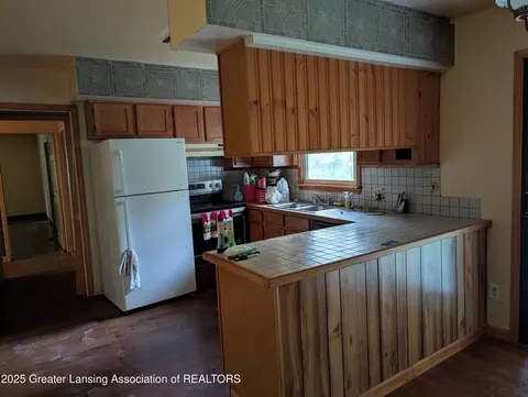 Kitchen - 8876 E State Rd, Haslett, MI 48840 photo 1 of 1