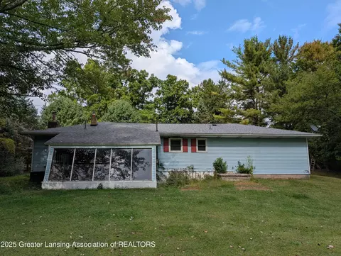 Exterior - 8876 E State Rd, Haslett, MI 48840 photo 3 of 3