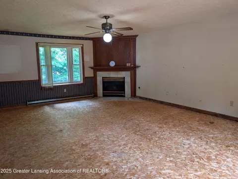 Living - 8876 E State Rd, Haslett, MI 48840 photo 1 of 5