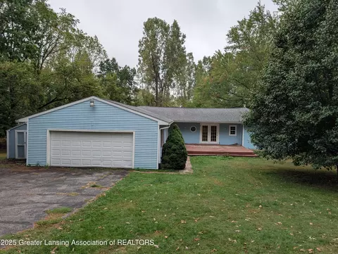 8876 E State Rd, Haslett, MI 48840