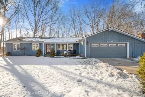 1930 Briarwood Dr, Lansing, MI 48917