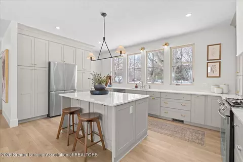 Kitchen - 14211 Myers Rd, Dewitt, MI 48820 photo 2 of 8
