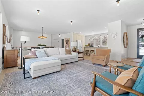 Living - 14211 Myers Rd, Dewitt, MI 48820 photo 3 of 3