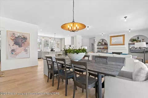 Dining - 14211 Myers Rd, Dewitt, MI 48820 photo 2 of 3