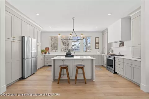 Kitchen - 14211 Myers Rd, Dewitt, MI 48820 photo 6 of 8