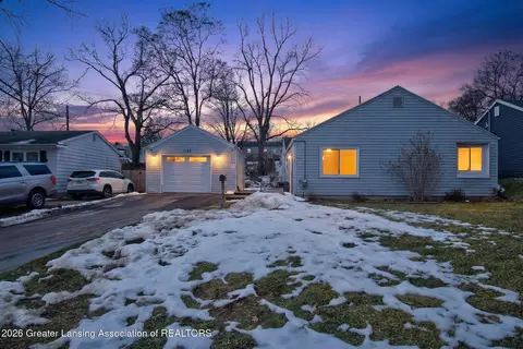 1109 Westfield Rd, Lansing, MI 48917