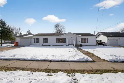 1301 W South St, Owosso, MI 48867