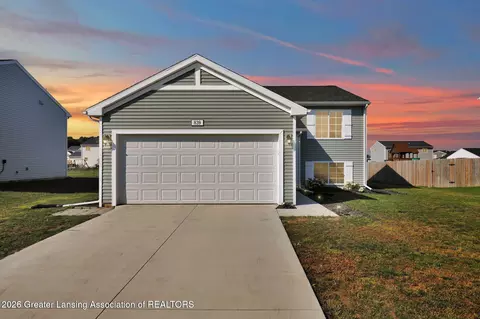 839 St Johns Chase, Grand Ledge, MI 48837