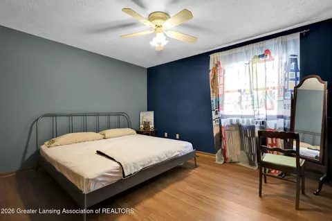 Bedroom - 2414 Pine Tree Rd, Holt, MI 48842 photo 1 of 4