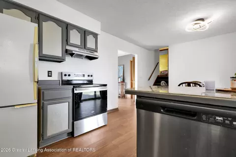 Kitchen - 2414 Pine Tree Rd, Holt, MI 48842 photo 5 of 5