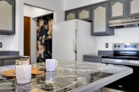Kitchen - 2414 Pine Tree Rd, Holt, MI 48842 photo 3 of 5