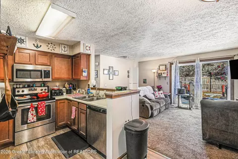 1114 N Chimney Hill Dr, Dewitt, MI 48820 photo 6