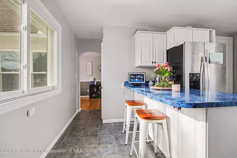 Entry Way - 6819 Brooklyn Rd, Jackson, MI 49201 photo 1 of 1