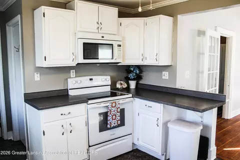 Kitchen - 109 E Plain St, Eaton Rapids, MI 48827 photo 2 of 4