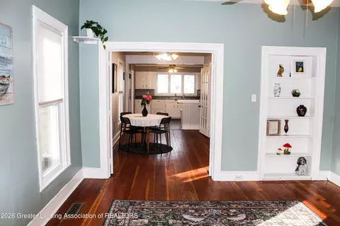Entry Way - 109 E Plain St, Eaton Rapids, MI 48827 photo 2 of 3