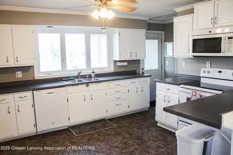 Kitchen - 109 E Plain St, Eaton Rapids, MI 48827 photo 1 of 4