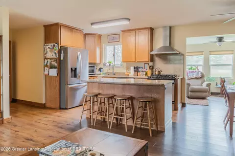 Kitchen - 4001 S Latson Rd, Howell, MI 48843 photo 1 of 2