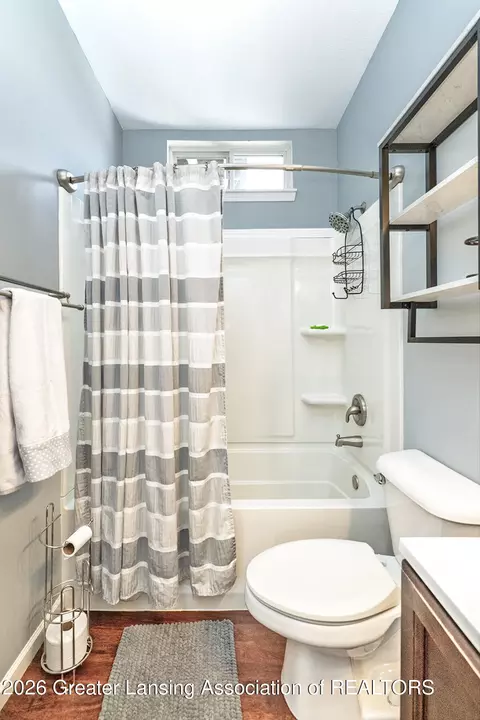 Bath - 2500 Skye Rd, Lansing, MI 48911 photo 4 of 4
