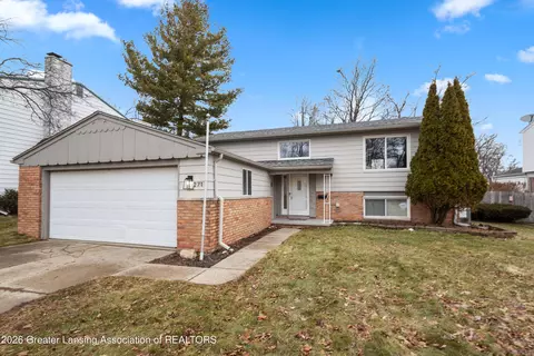 2711 Heights Ave, Lansing, MI 48912