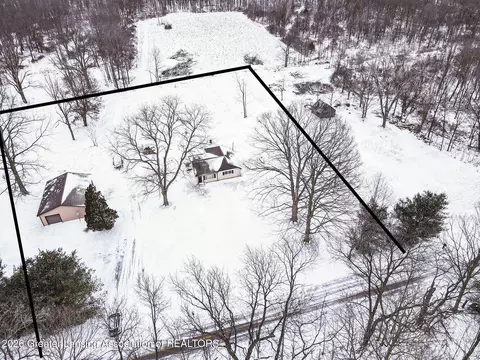 1325 Decamp Rd, Leslie, MI 49251