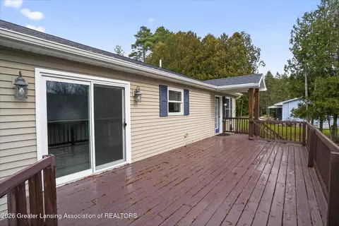 Exterior - 6902 E Clark Rd, Bath, MI 48808 photo 4 of 7