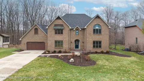12719 Oneida Woods Trl, Grand Ledge, MI 48837