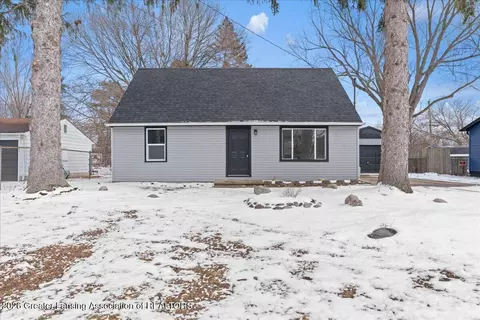 6935 Vernson Dr, Lansing, MI 48911