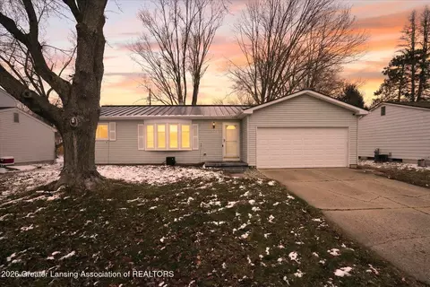 4376 Davlind Dr, Holt, MI 48842