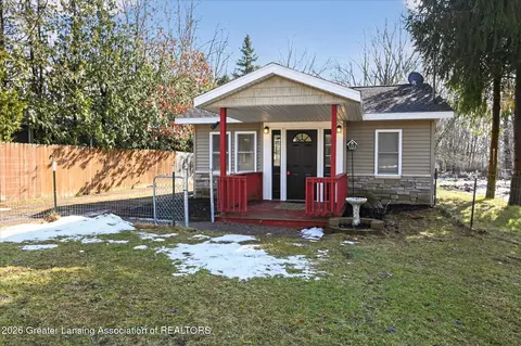 9561 Beard Rd, Laingsburg, MI 48848