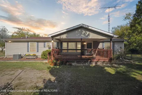 6838 Moreland Rd, Jonesville, MI 49250