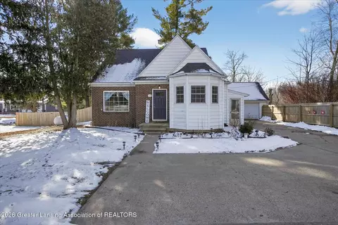 2540 E Round Lake Rd, Dewitt, MI 48820