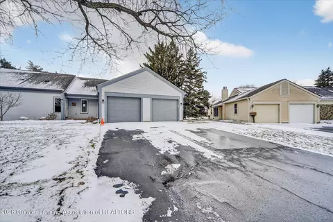 7225 Creekside Dr #37, Lansing, MI 48917
