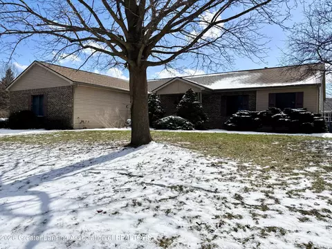 5091 Runnymede Dr, Holt, MI 48842