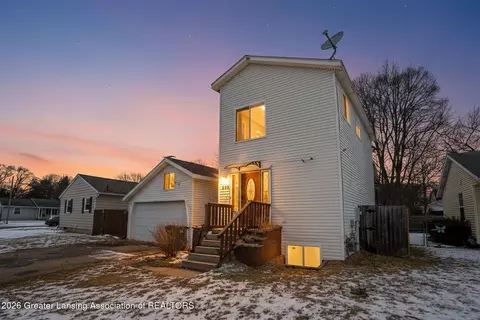 409 Madison Ct SE, Kentwood, MI 49548