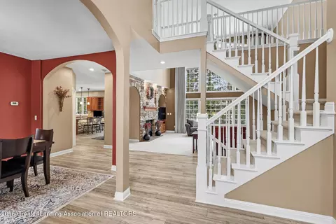 Entry Way - 1605 Stauffer Ln, Dewitt, MI 48820 photo 2 of 3