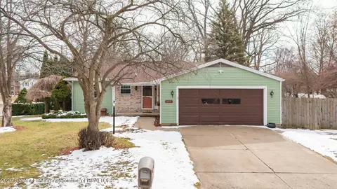 405 Gainsborough Dr, East Lansing, MI 48823