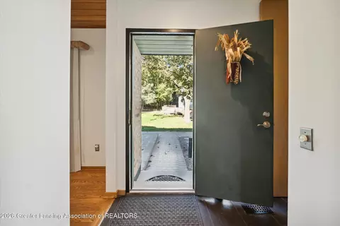Entry Way - 6428 Olympus Dr, Clarkston, MI 48346 photo 2 of 8