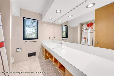 Bath - 6428 Olympus Dr, Clarkston, MI 48346 photo 6 of 10