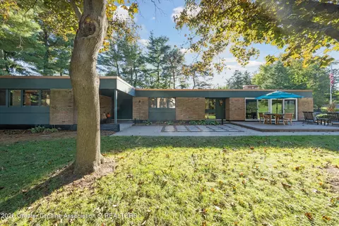 Exterior - 6428 Olympus Dr, Clarkston, MI 48346 photo 6 of 32