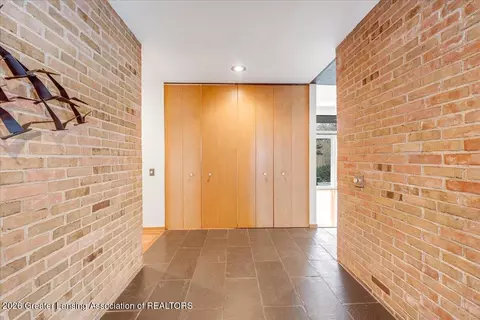 Entry Way - 6428 Olympus Dr, Clarkston, MI 48346 photo 5 of 8