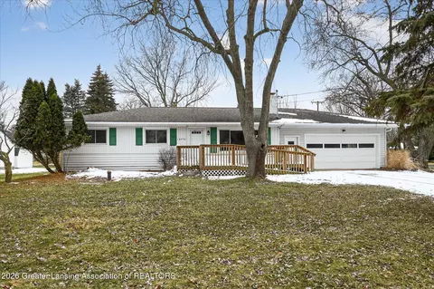 15378 Chetwyn Dr, Lansing, MI 48906