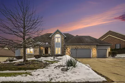 2220 Cheltingham Blvd, Lansing, MI 48917