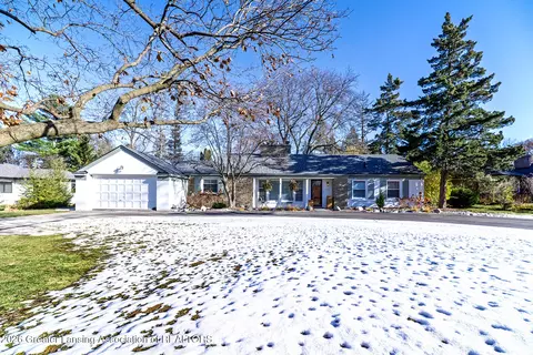 1120 Portage Path, East Lansing, MI 48823
