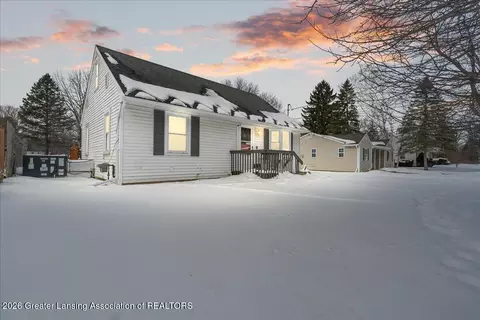 6246 Gardenia Ave, Lansing, MI 48911