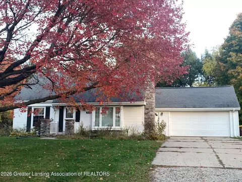 945 Southfield Dr, Williamston, MI 48895