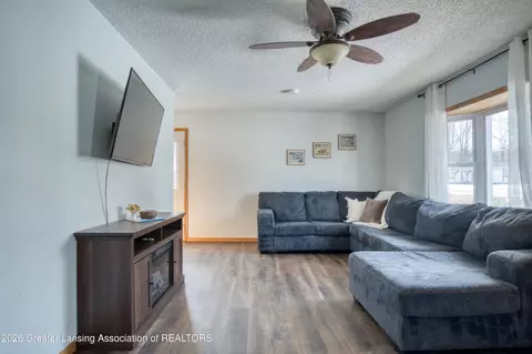 232 Lawrence Cir, Paris, MI 49338 photo 10