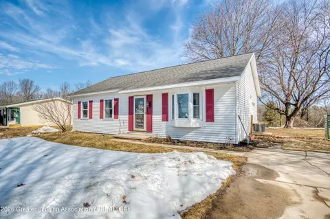 232 Lawrence Cir, Paris, MI 49338