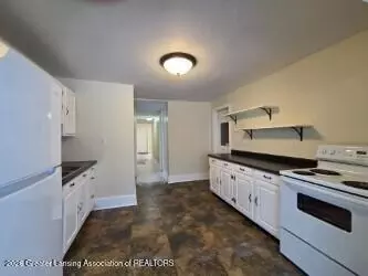 Entry Way - 205 E Thomas St, Lansing, MI 48906 photo 5 of 9