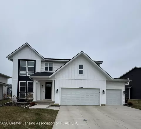 5669 Copper Creek Dr, Haslett, MI 48840